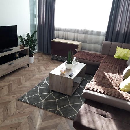 Stan Na Dan Simikic Apartment บิเยลยินา ภายนอก รูปภาพ
