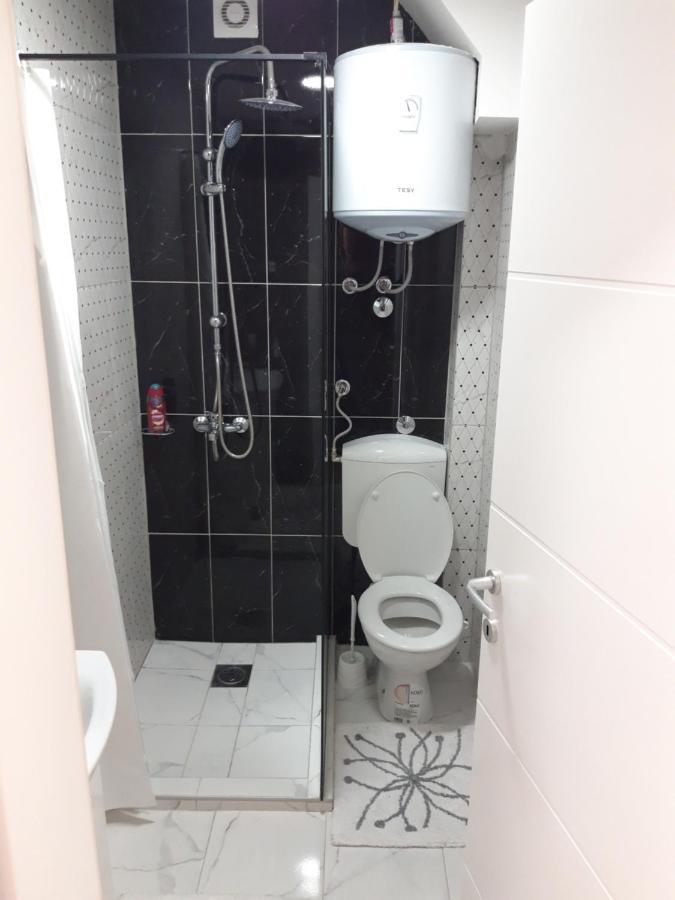Stan Na Dan Simikic Apartment บิเยลยินา ภายนอก รูปภาพ