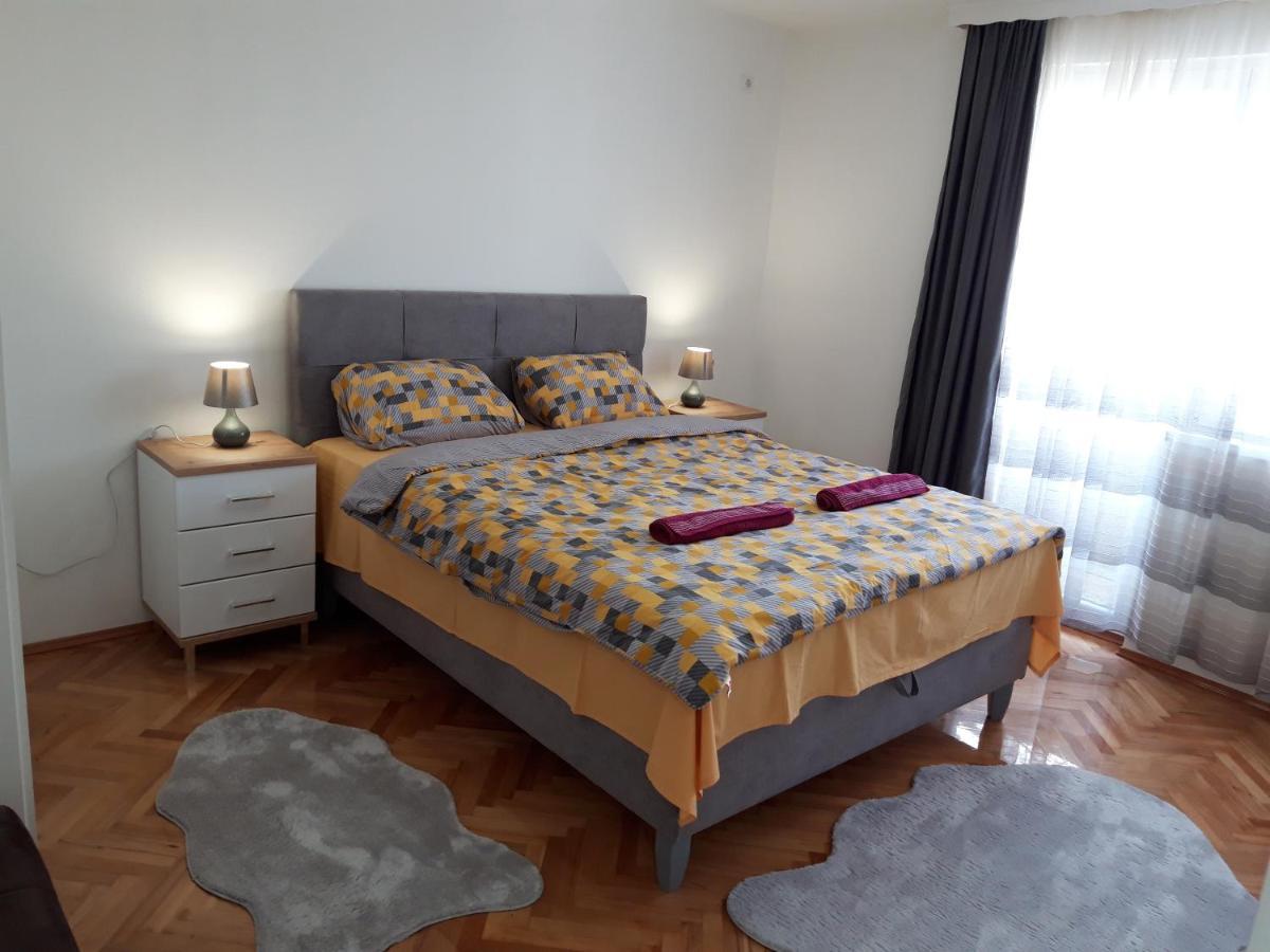 Stan Na Dan Simikic Apartment บิเยลยินา ภายนอก รูปภาพ