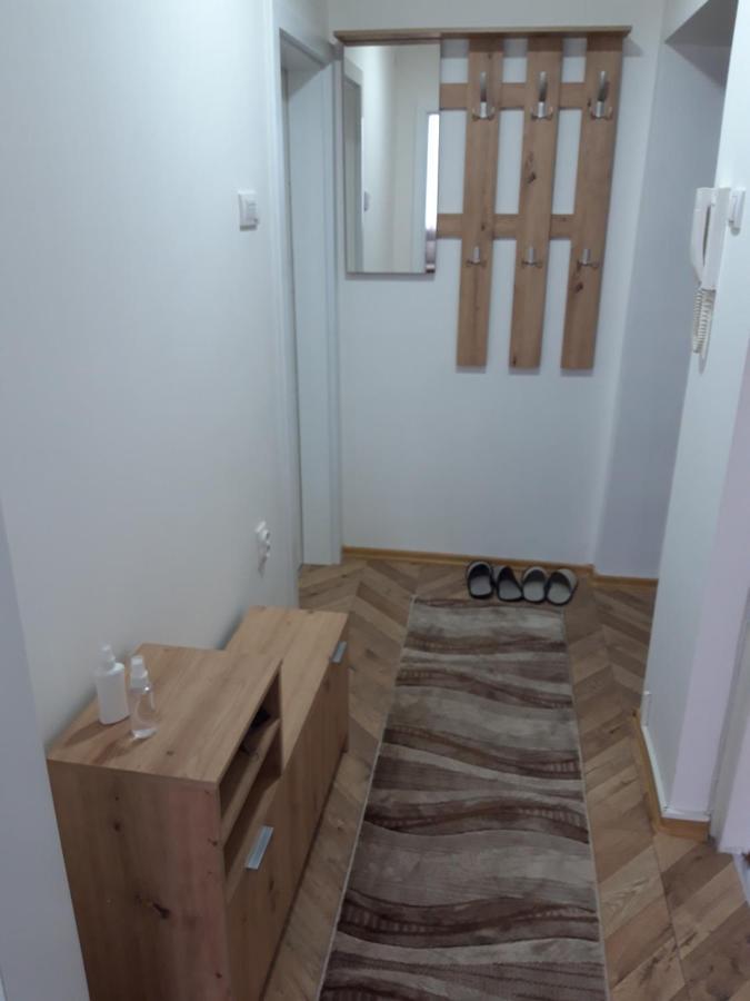 Stan Na Dan Simikic Apartment บิเยลยินา ภายนอก รูปภาพ